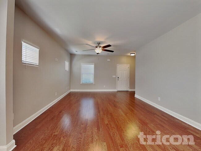 Foto del edificio - 1363 Coates Ln