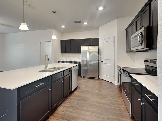 Foto del edificio - 934 Heavenly Dr