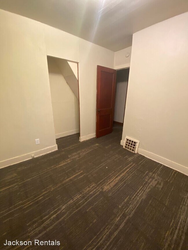 Building Photo - 2 br, 1 bath House - 427 Boston Ave