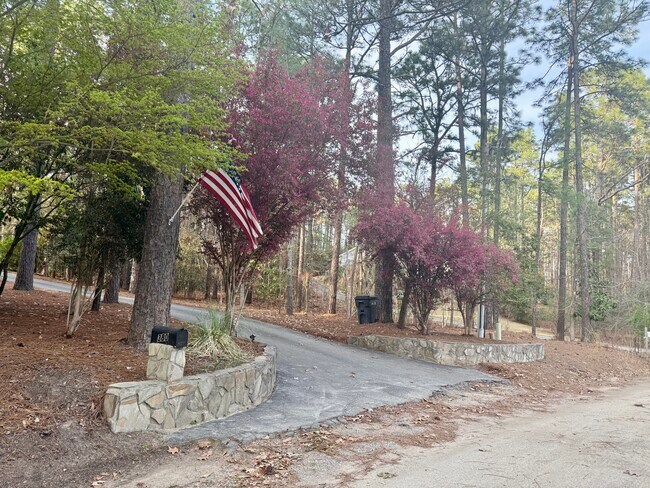 Foto del edificio - 380 N Bethesda Rd