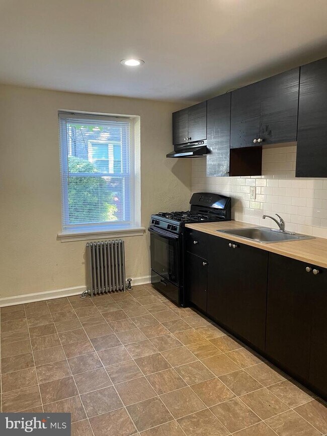 Building Photo - 67 Nyack Ave