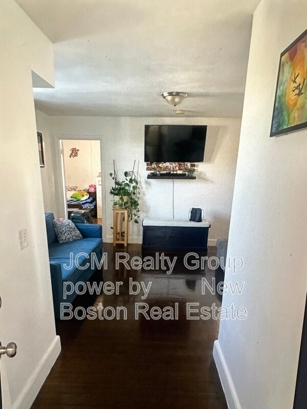 Building Photo - 502 Beach St