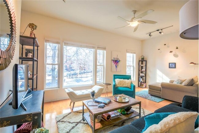 Photo - 1407 N Wicker Park Ave Apartment