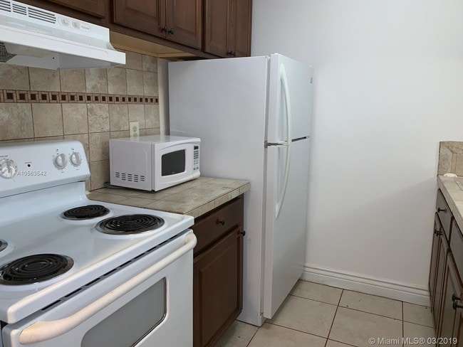 Building Photo - 8006 SW 149th Ave