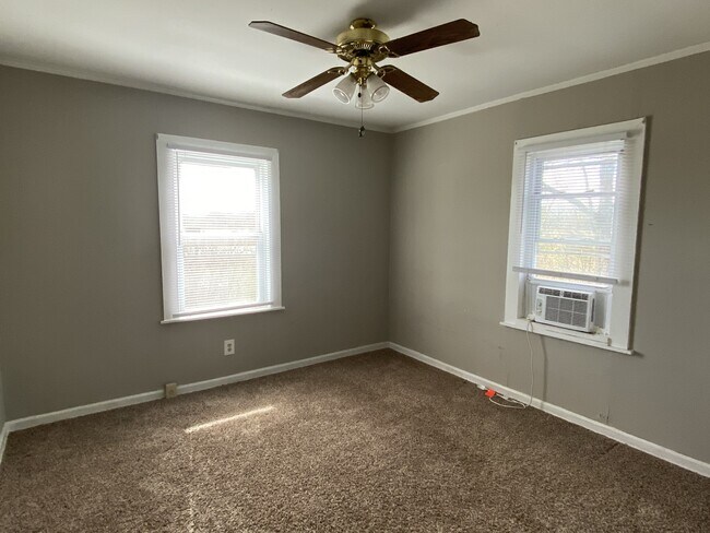 Building Photo - 3121 E Jefferson Pike