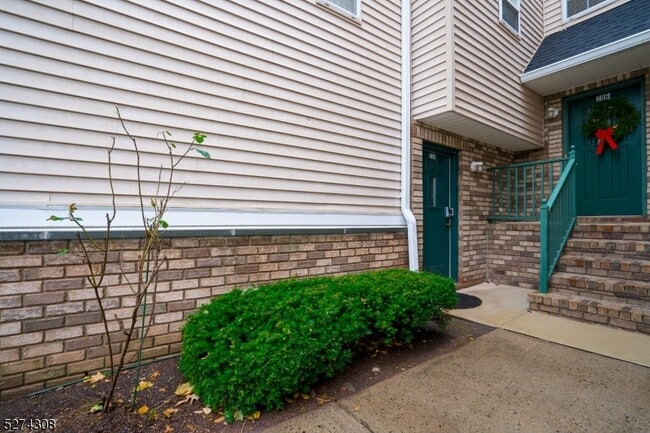 Building Photo - 226 Rhoads Dr