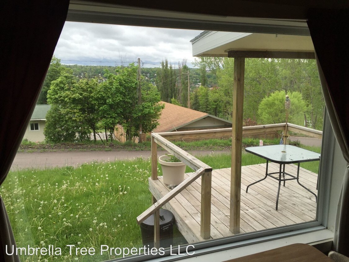 49170 Dunstan St, Hancock, MI 49930 Condo for Rent in Hancock, MI