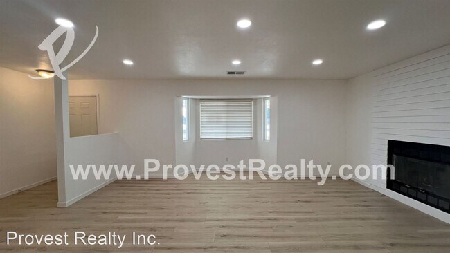 Foto del edificio - 3 br, 2 bath House - 7609 Kenyon Ave