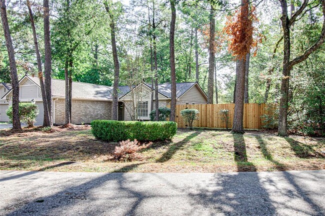 Foto del edificio - 4 Brentwood Oaks Ct