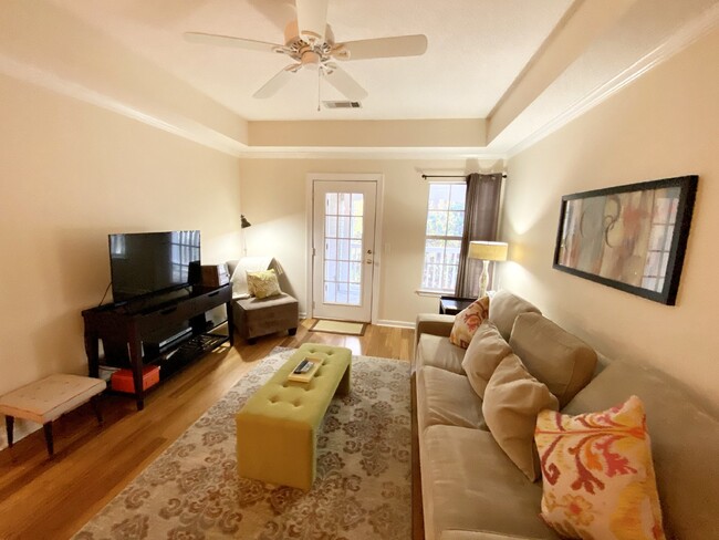 Building Photo - Furnished Two Bedroom Condo in The Reserve...