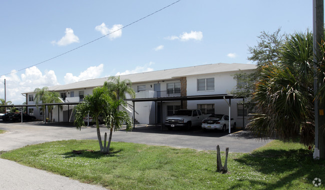 Building Photo - Lorain Apartments