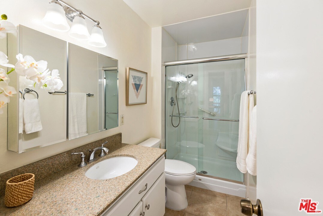 Foto del edificio - 7777 W 91st St