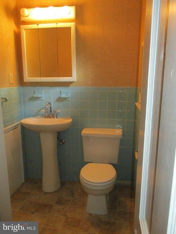 Foto del edificio - 307 Russelcroft Rd