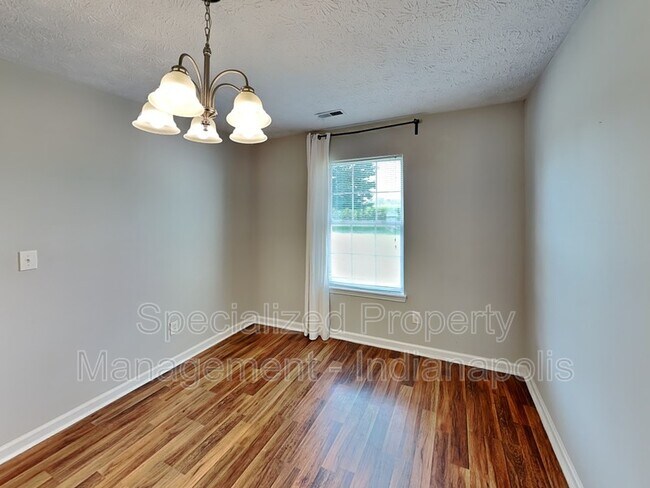 Building Photo - 11121 Oakspring Ct