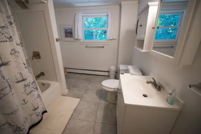 Bathroom (Second Floor) - 93 Salem St