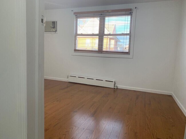 Foto del edificio - 2055 W 12th St