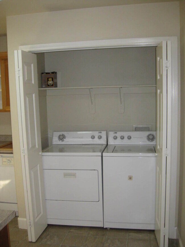 Foto del edificio - Great home and location on 3rd and Ash