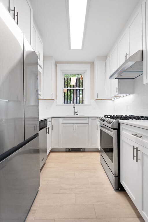 Building Photo - 21 Parker St