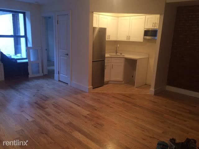 Building Photo - 1 br, 1 bath  - 115 W 74th St garden