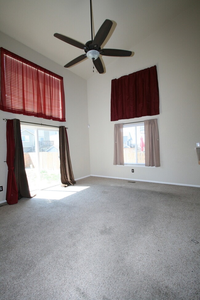 Building Photo - 3 Bedroom Home in Painted Sky!