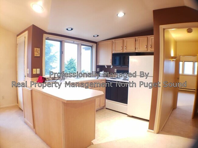 Building Photo - 730 Grand Ave