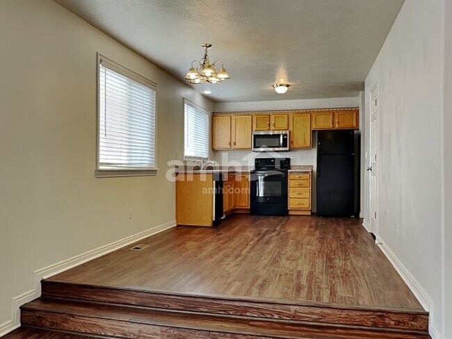 Foto del edificio - 468 E 1480 N