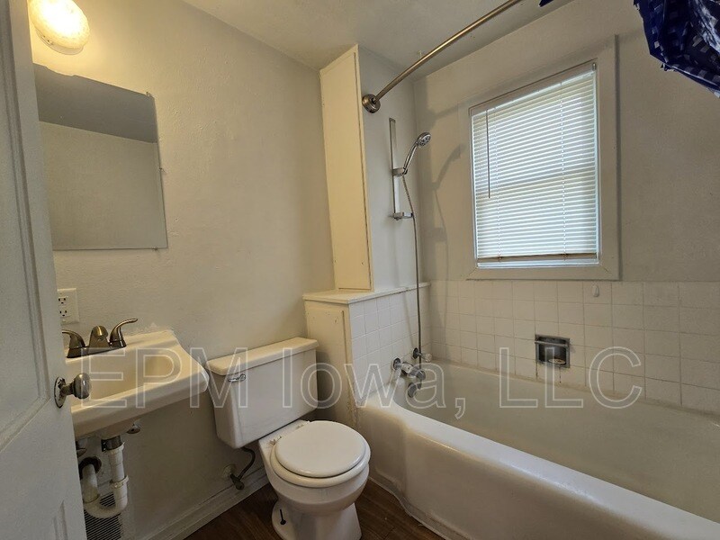 Primary Photo - 225 Madison Street