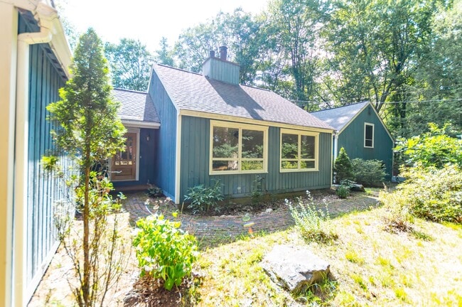 Foto del edificio - 43 Hitching Post Ln