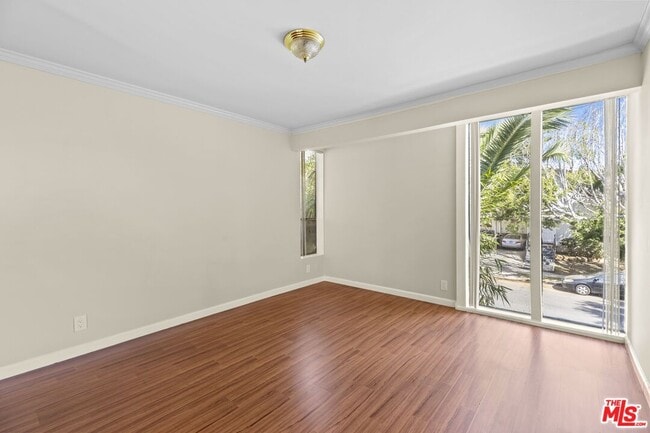 Foto del edificio - 1233 Barry Ave