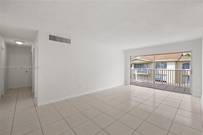 Foto del edificio - 4154 NW 79th Ave
