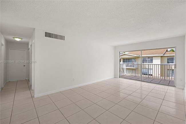 Building Photo - 4154 NW 79th Ave