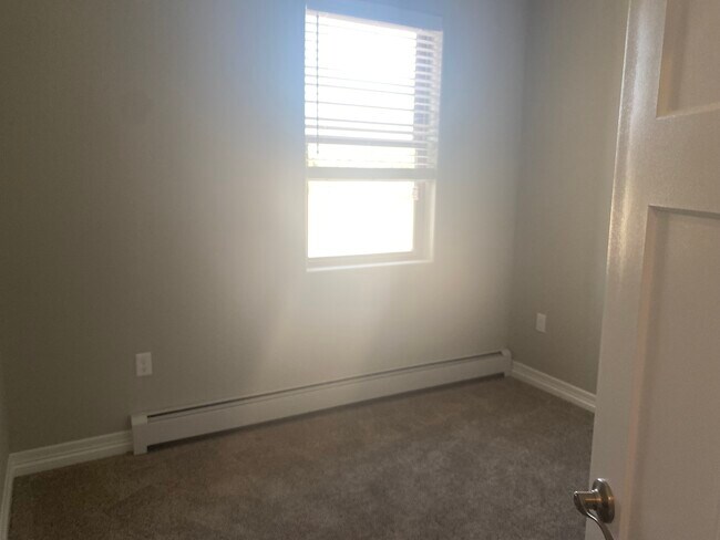 Foto del edificio - 928 Douglas Dr