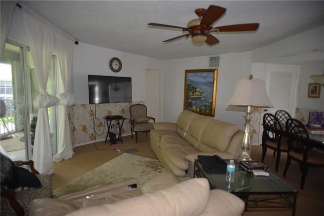 Building Photo - 3218 SE Aster Ln