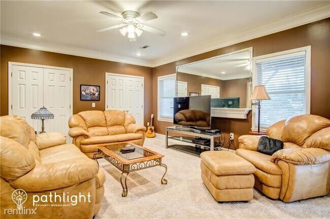 Building Photo - 5 br, 4.5 bath House - 1410 Bentwater Driv...