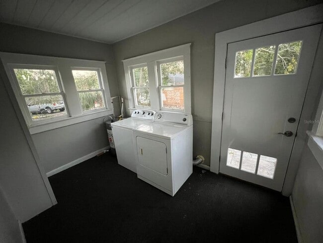 Building Photo - 3021 Sanchez St