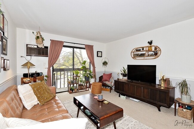 Foto del edificio - 627 S Virginia Rd