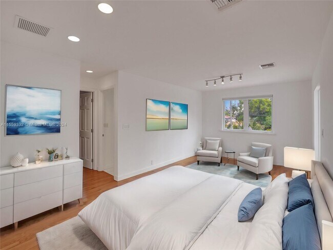 Building Photo - 527 SW 20th Rd