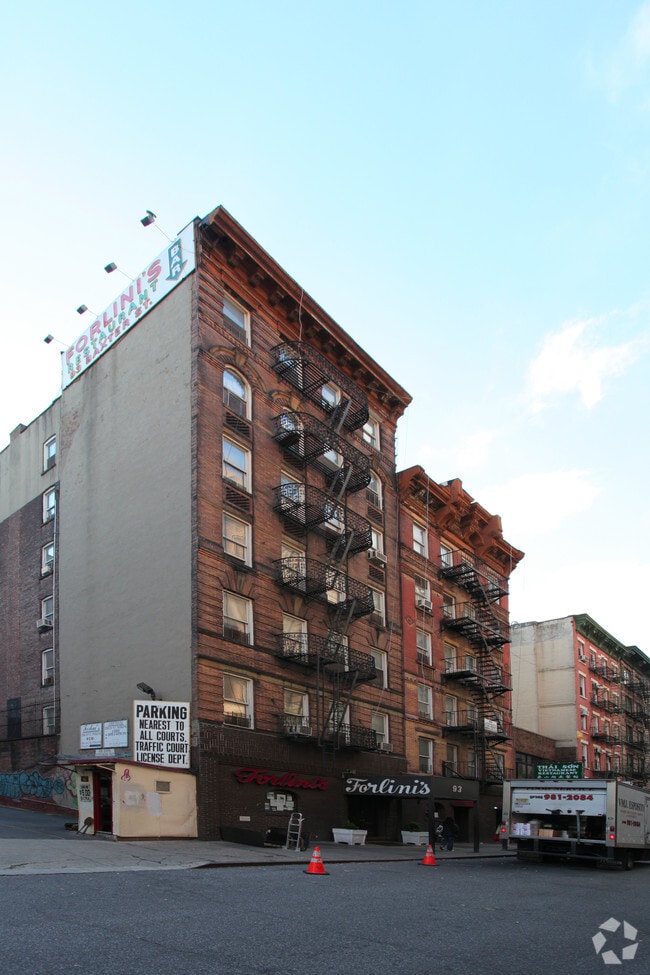 Building Photo - 91-93 Baxter St