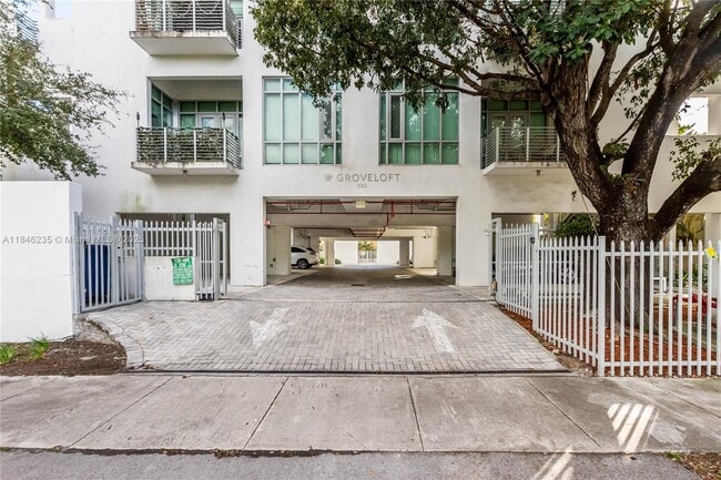 Building Photo - 3062 Bird Ave