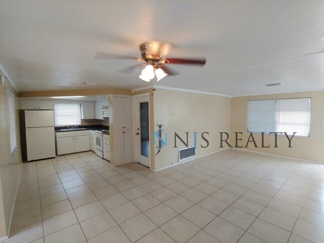 Foto del edificio - 1350 Whitehall Ln