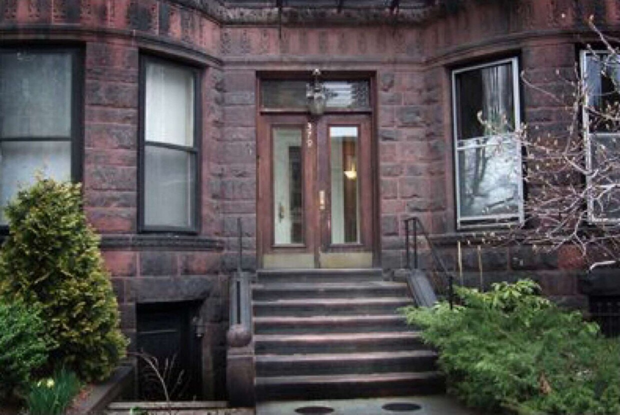 Building Photo - 385 Commonwealth Ave