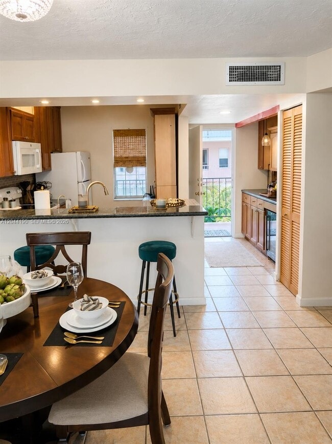 Foto del edificio - 2821 Somerset Dr