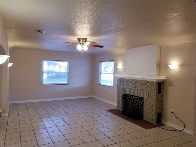 Foto del edificio - 512 E Strawbridge Ave