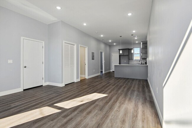Foto del edificio - 96 Greylock Ave
