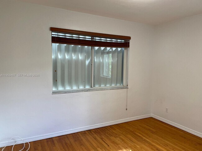 Foto del edificio - 530 SW 10th St