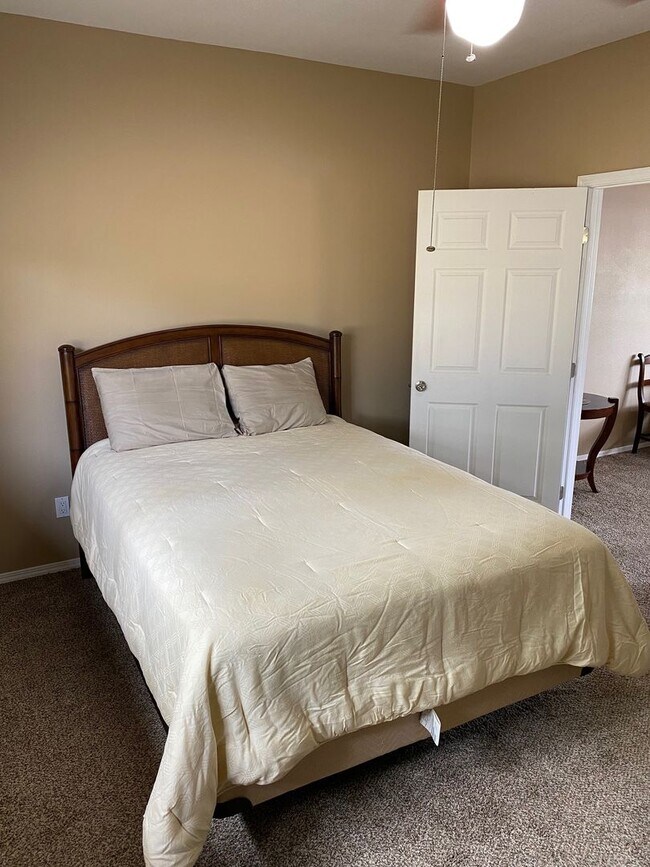 Foto del edificio - Spacious One Bedroom with Stainless Applia...