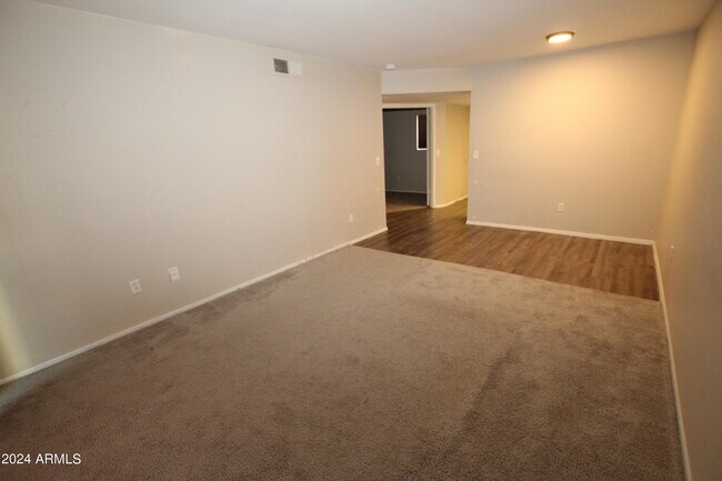 Building Photo - 3119 W Cochise Dr