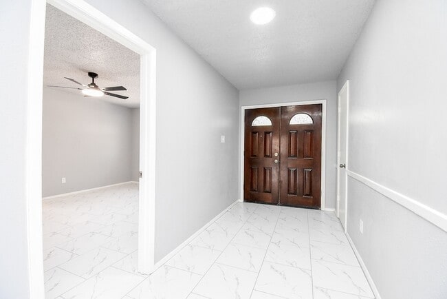 Building Photo - 23515 Briarcreek Blvd