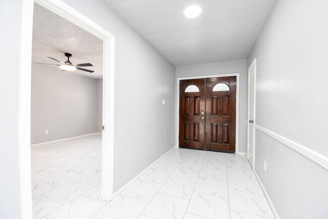 Foto del edificio - 23515 Briarcreek Blvd