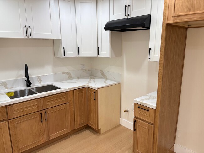 Foto del edificio - 1242 N New Hampshire Ave